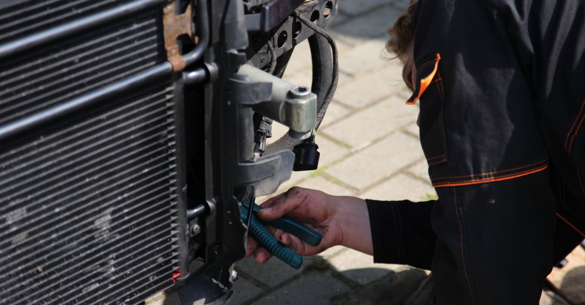 Auto Locksmith service — Safe Hands Locksmiths