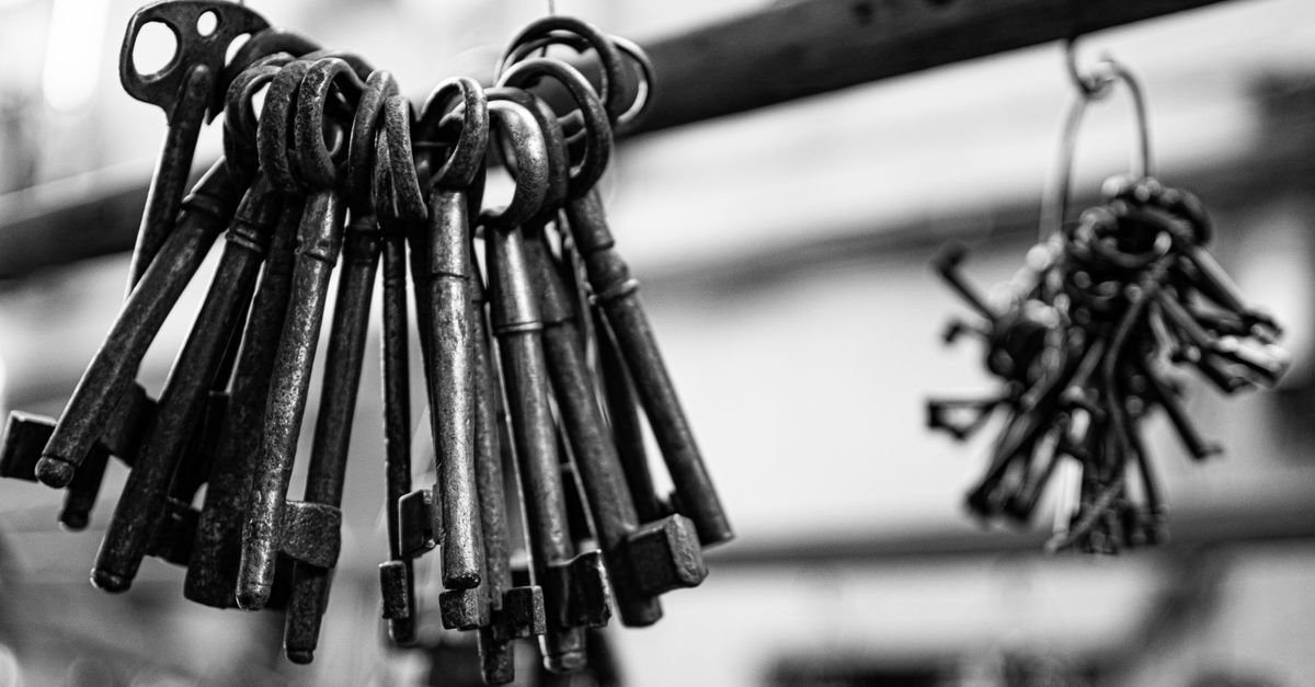 locksmith service technician — Safe Hands Locksmiths