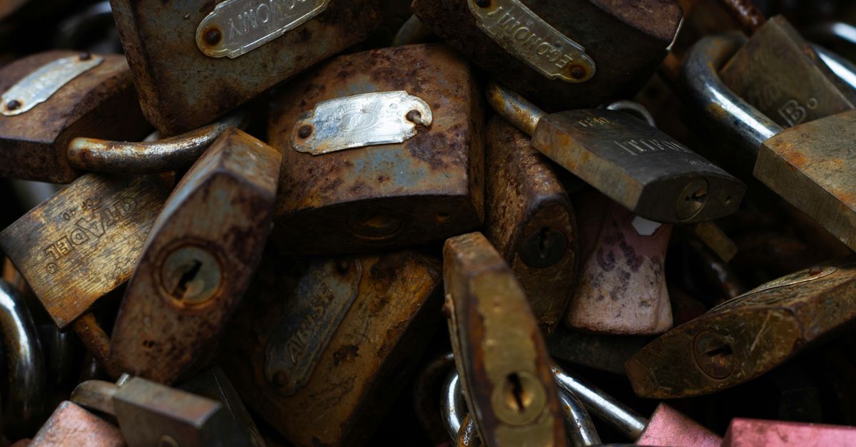 locksmith tools keys — Safe Hands Locksmiths