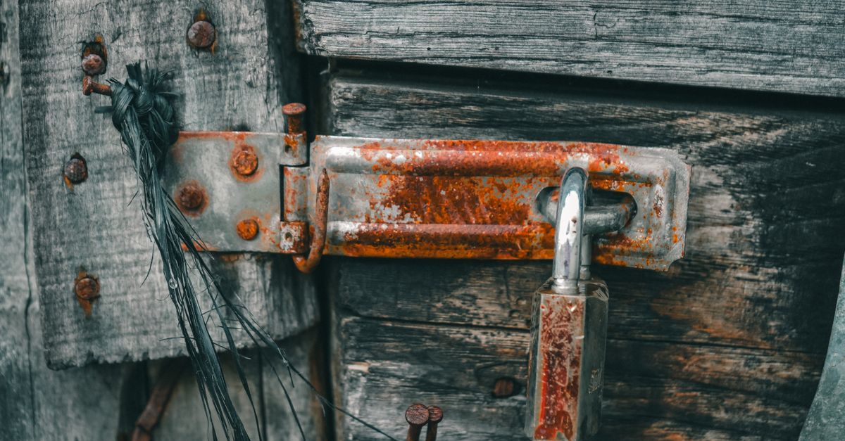 locksmith service technician — Safe Hands Locksmiths