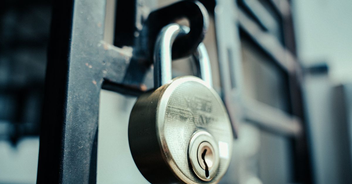 locksmith service technician — Safe Hands Locksmiths