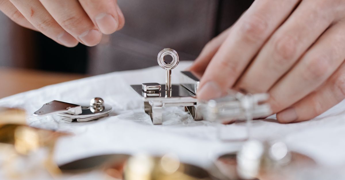 key maker professional — Safe Hands Locksmiths